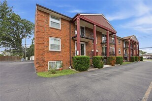 2500 Sheridan Dr in Tonawanda, NY - Building Photo
