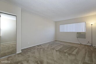 400 E Live Oak St in San Gabriel, CA - Foto de edificio - Building Photo