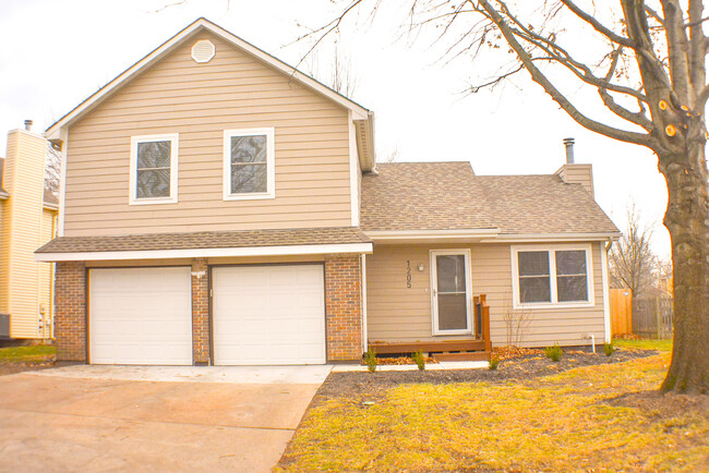property at 1205 E Sleepy Hollow Dr
