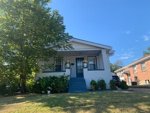 5832 Heege Rd in Affton, MO - Building Photo - Building Photo