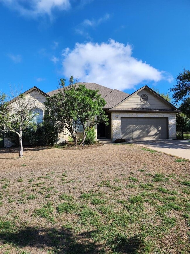 207 Meadows Ln in Dripping Springs, TX - Building Photo - Building Photo