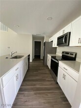 2821 NW 6th Pl in Cape Coral, FL - Building Photo - Building Photo