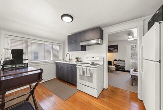 165 E North Ave, Unit 2 in Elmhurst, IL - Building Photo - Building Photo