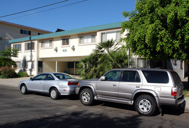 421 Indiana St in El Segundo, CA - Building Photo - Building Photo