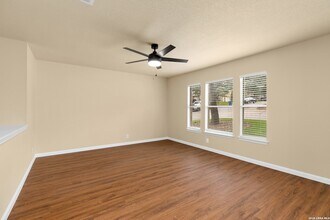 10802 Winter Creek in San Antonio, TX - Foto de edificio - Building Photo