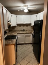 206 Woodland Dr in Cromwell, CT - Building Photo - Building Photo