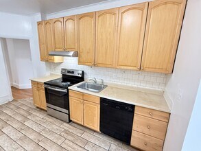 17 Warwick Rd, Unit 3 in Brookline, MA - Building Photo - Building Photo