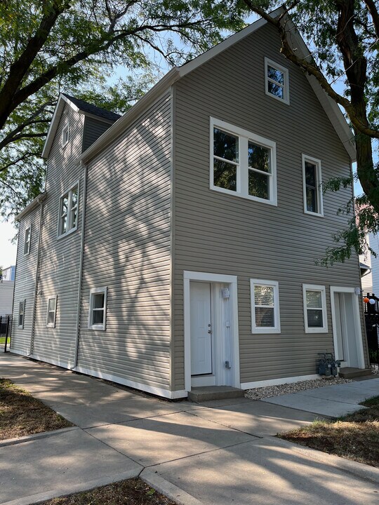 3800 N Whipple St, Unit 2 in Chicago, IL - Foto de edificio