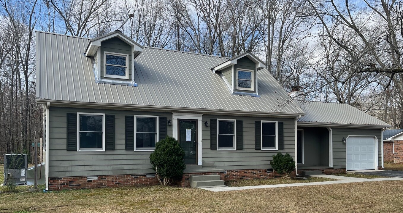 203 Macs Ln in Tullahoma, TN - Building Photo