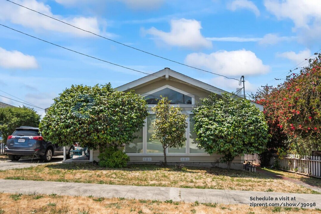 649 Kearney St in El Cerrito, CA - Foto de edificio