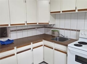 243 Cassino St S in Lethbridge, AB - Building Photo