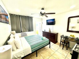 338 Van Buren St, Unit SI FL1-ID1520224P in Hollywood, FL - Building Photo