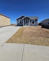 2304 Blizzard Dr in Lockhart, TX - Building Photo