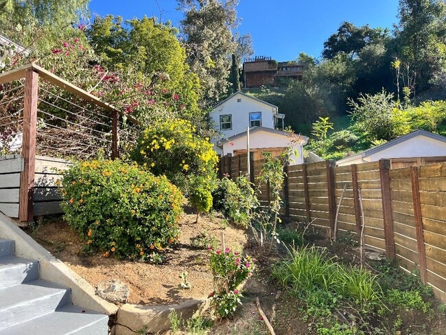 1866 N Ave 56, Unit 1866 in Los Angeles, CA - Foto de edificio - Building Photo