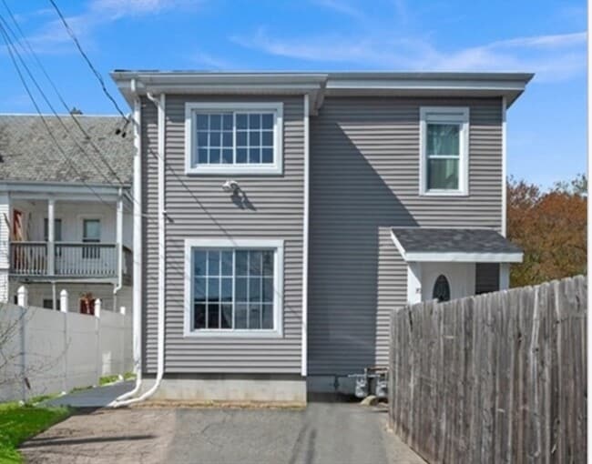 property at 20 Holbrook Ave