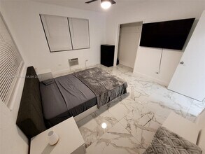 7320 Carlyle Ave in Miami Beach, FL - Building Photo - Building Photo