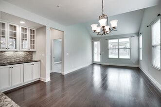 141 Ambassador Private Cir in Hendersonville, TN - Foto de edificio - Building Photo