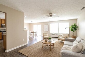 2733 Dawnlake Dr in Indianapolis, IN - Building Photo - Building Photo