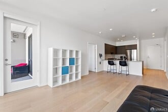 200 Linden Ave in South San Francisco, CA - Building Photo - Building Photo