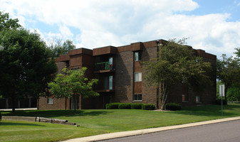 2700 W Forest Hill Ave Apartments