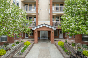 Beacon Hill in Calgary, AB - Building Photo - Building Photo