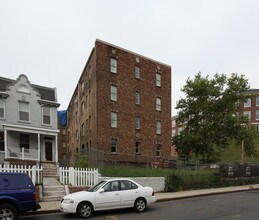 1831 2nd St NE in Washington, DC - Foto de edificio - Building Photo