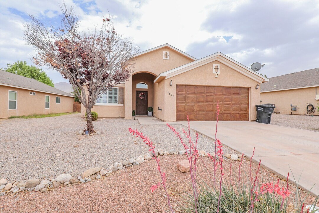 1471 Tierra Royas in Alamogordo, NM - Building Photo