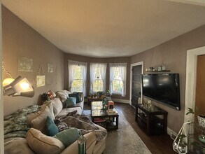 817 Ashland Ave, Unit Upper Unit in Buffalo, NY - Building Photo - Building Photo