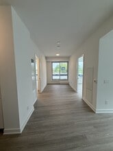 8188 Yonge St in Vaughan, ON - Building Photo - Building Photo