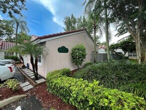 1462 Springside Dr in Weston, FL - Building Photo - Building Photo