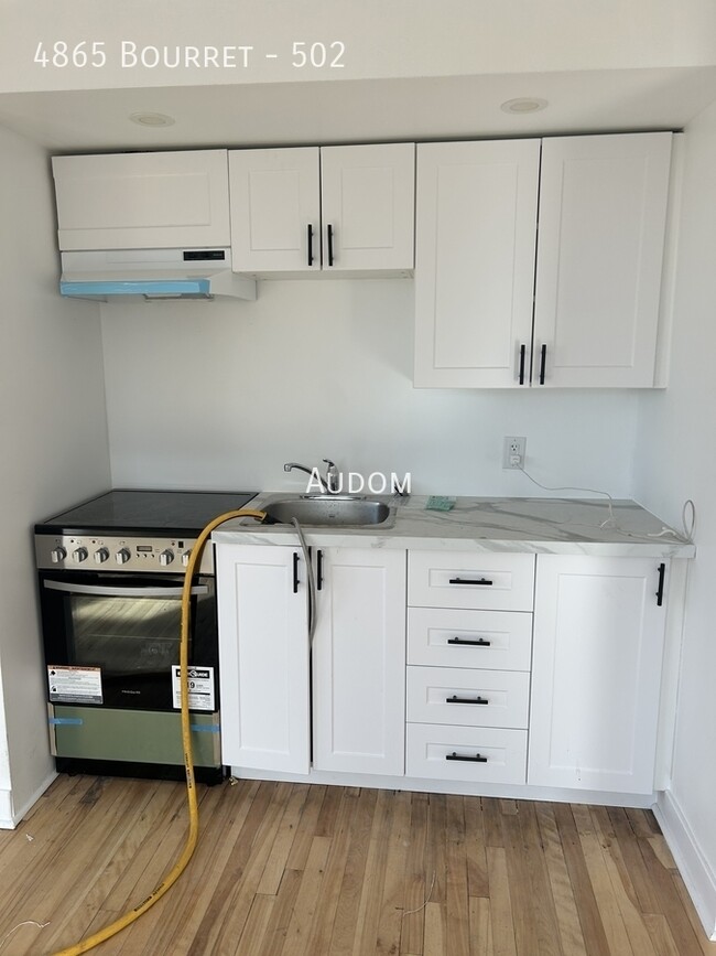 4865 Av Bourret in Montréal, QC - Building Photo - Building Photo