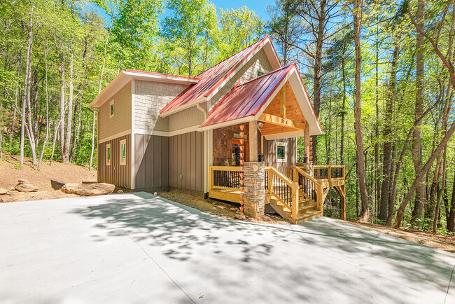 77 Fox Den Rd in Asheville, NC - Foto de edificio - Building Photo