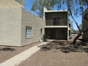 2814 E Le Marche Ave-Unit -102 in Phoenix, AZ - Building Photo - Building Photo
