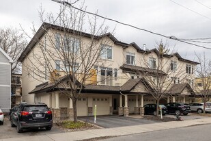 32 Douglas Av in Ottawa, ON - Building Photo