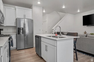 898 1120 E in Spanish Fork, UT - Building Photo - Building Photo