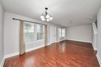 1536 Kew Garden Dr in Houston, TX - Building Photo - Building Photo