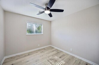 17574 TX-56 in Sherman, TX - Building Photo - Building Photo