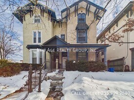 413 N 33rd St in Philadelphia, PA - Building Photo