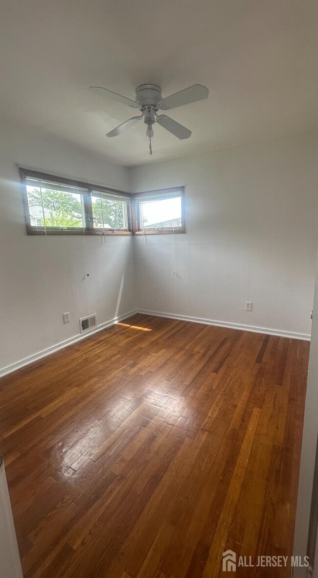 193 Donald Ave in Rahway, NJ - Foto de edificio - Building Photo