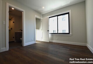 25 Hunnewell Ave in Boston, MA - Building Photo - Building Photo