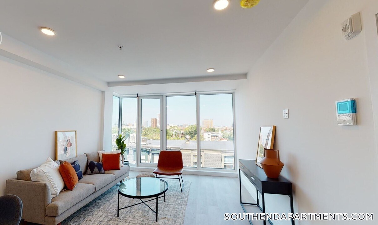 1 Newcomb St, Unit 605 in Boston, MA - Building Photo