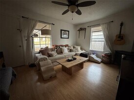 207 Chippendale Ave in Austin, TX - Building Photo