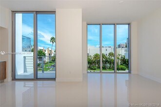 2960 NE 207th St in Aventura, FL - Building Photo - Building Photo