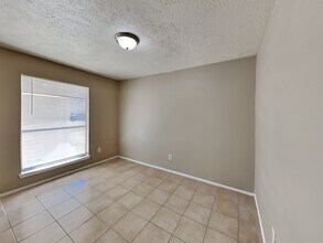 5927 Woodmancote Dr in Humble, TX - Building Photo - Building Photo