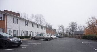 Hampton Court Apartments I & II in Winston-Salem, NC - Building Photo
