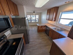 1417 Hollow Wood Ln in Avon, OH - Building Photo - Building Photo