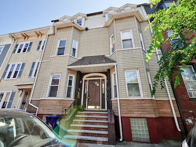 property at 599-601-601 E 5th St