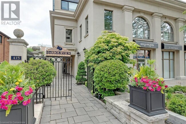 415 Locust St in Burlington, ON - Building Photo - Building Photo