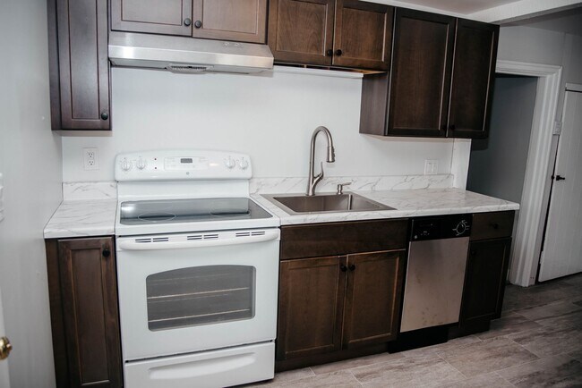 39-47 Brown St in Middletown, PA - Foto de edificio - Building Photo