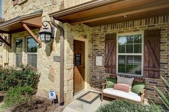 Barracks Townhomes in College Station, TX - Building Photo - Building Photo